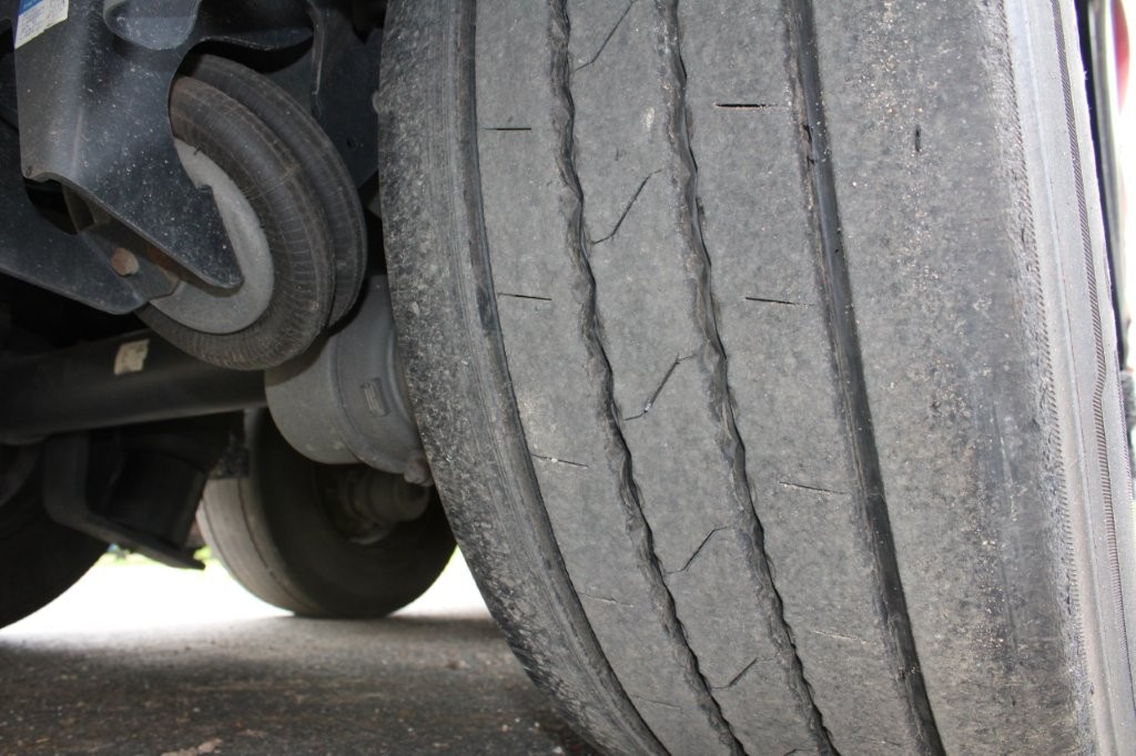 Schmitz Cargobull SCB*S3T VARIOS, ZVEDACÍ NÁPRAVA