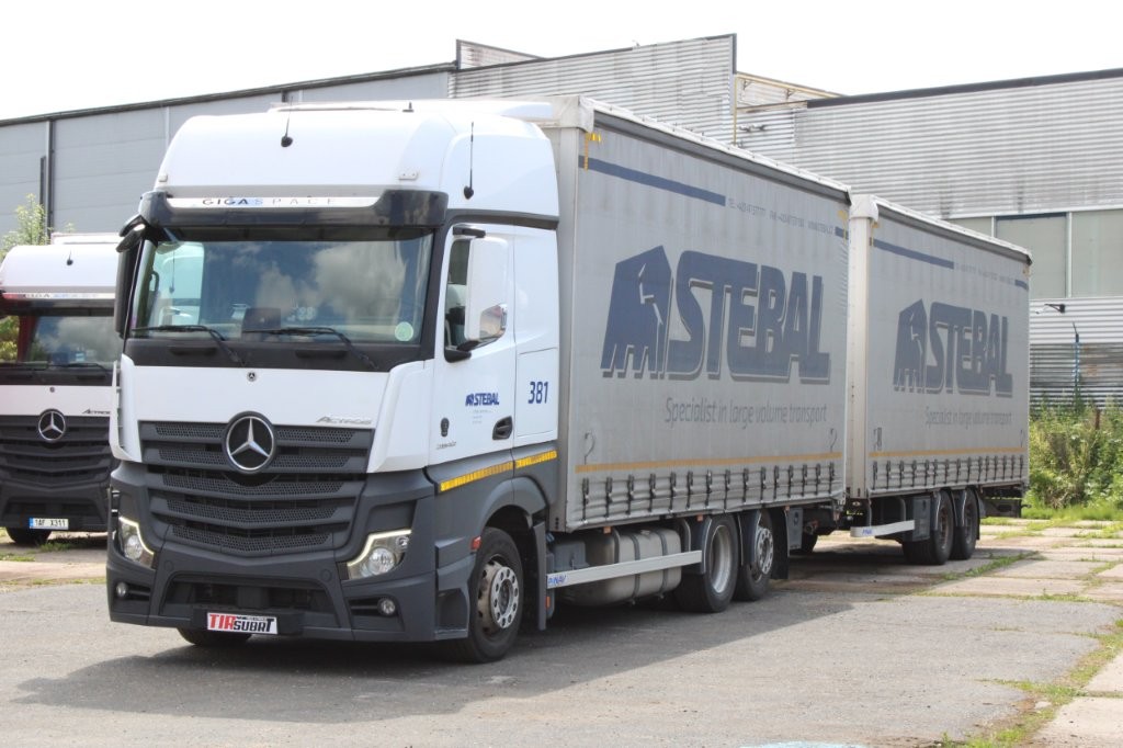 Mercedes-Benz Actros 2542