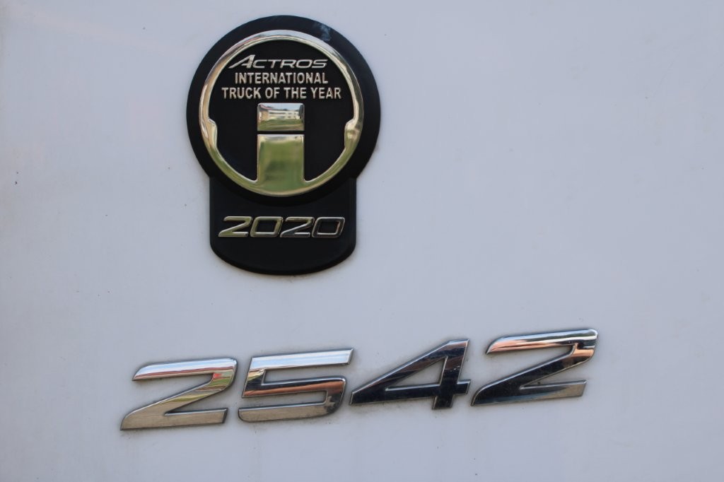 Mercedes-Benz Actros 2542