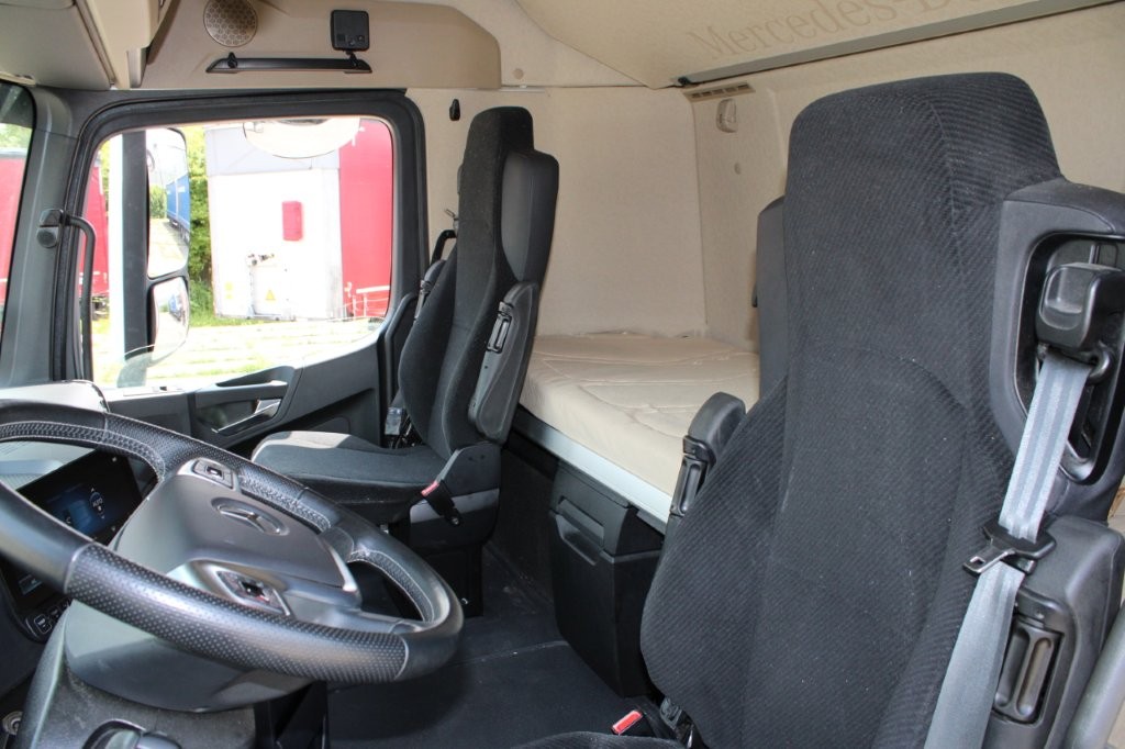 Mercedes-Benz Actros 2542